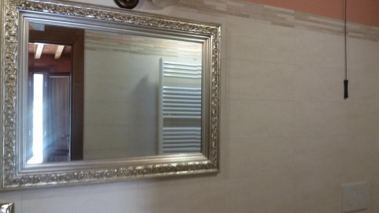 Le Camere Di Nonna Mara Montescudaio Exteriör bild